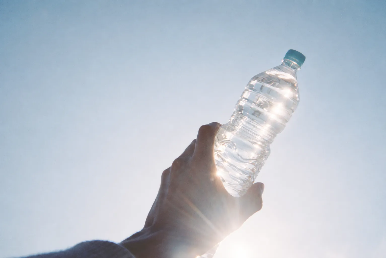 Bouteille portée par la lumière